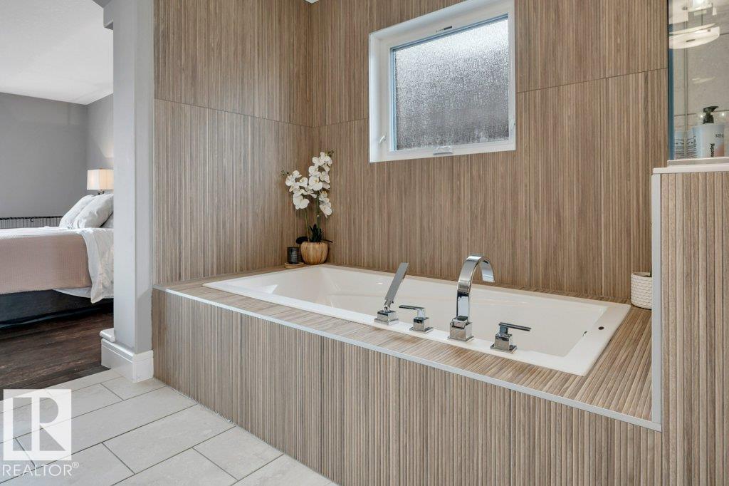 17407 108 ST NW - 28