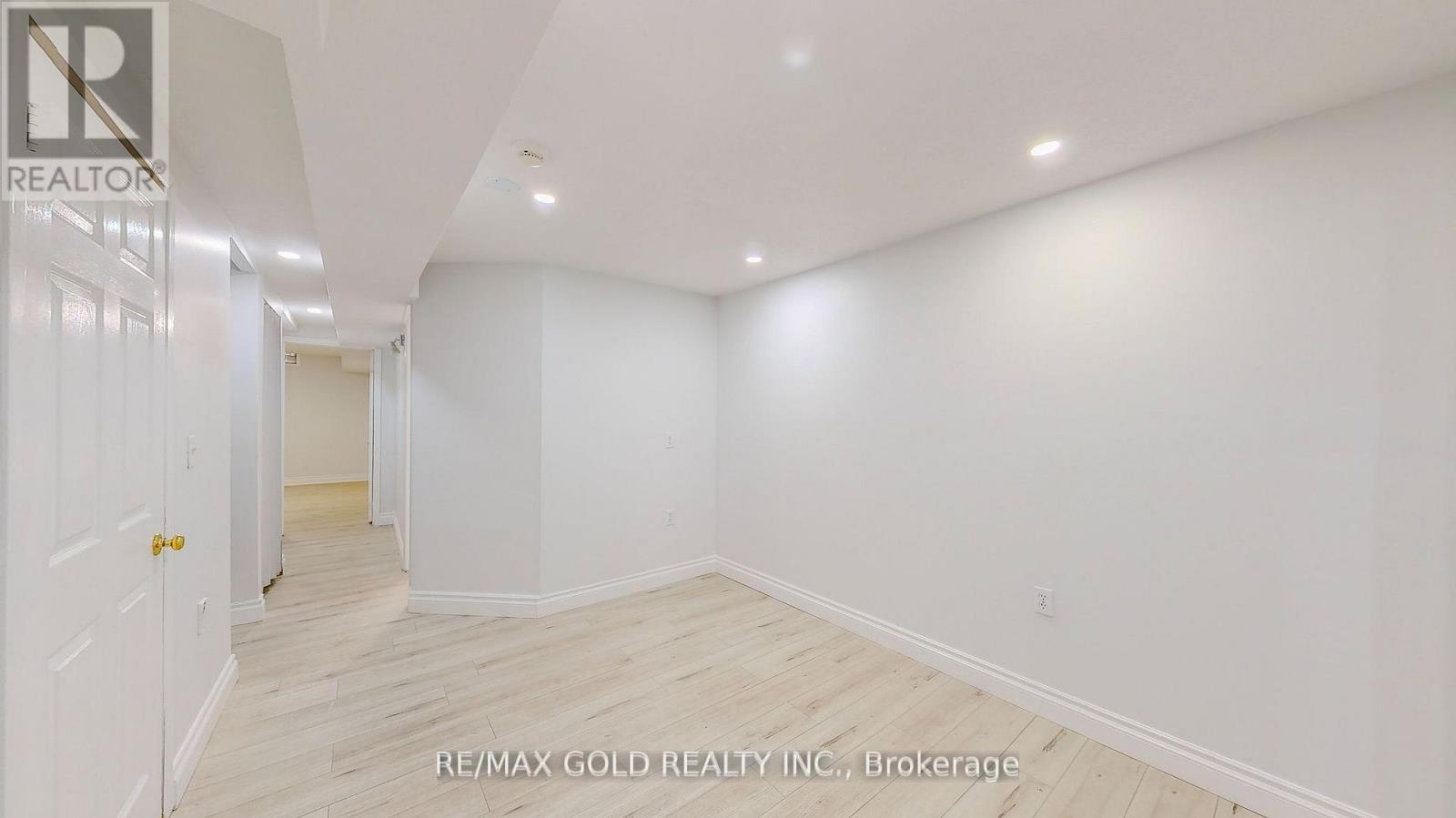 133 WAKE ROBIN DRIVE - 13