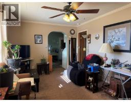 Den - 580 Maple Street W, Moose Jaw, SK S6H4X1 Photo 8