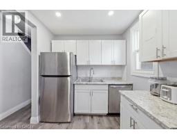 Kitchen - 84 Ewen Road, Hamilton, ON L8S3C5 Photo 10