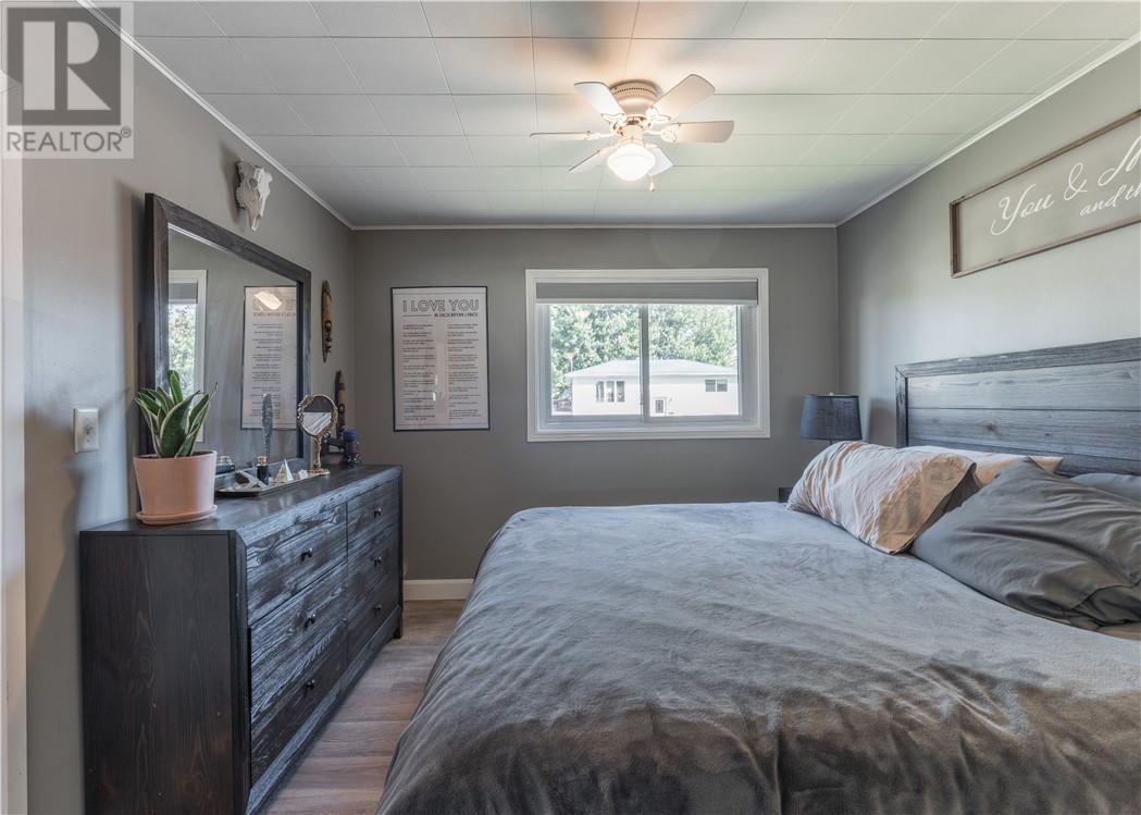 457 Mclean Street - 11