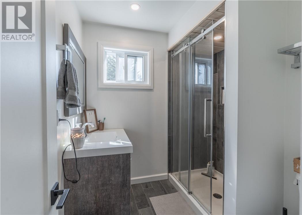 457 Mclean Street - Image 13