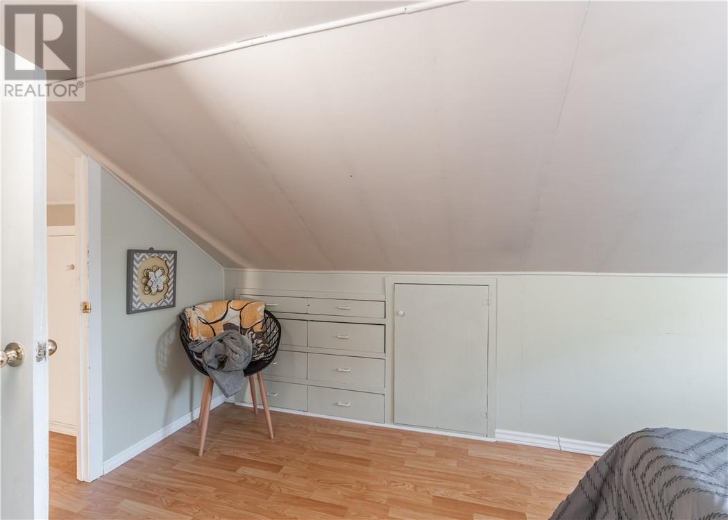 457 Mclean Street - 14