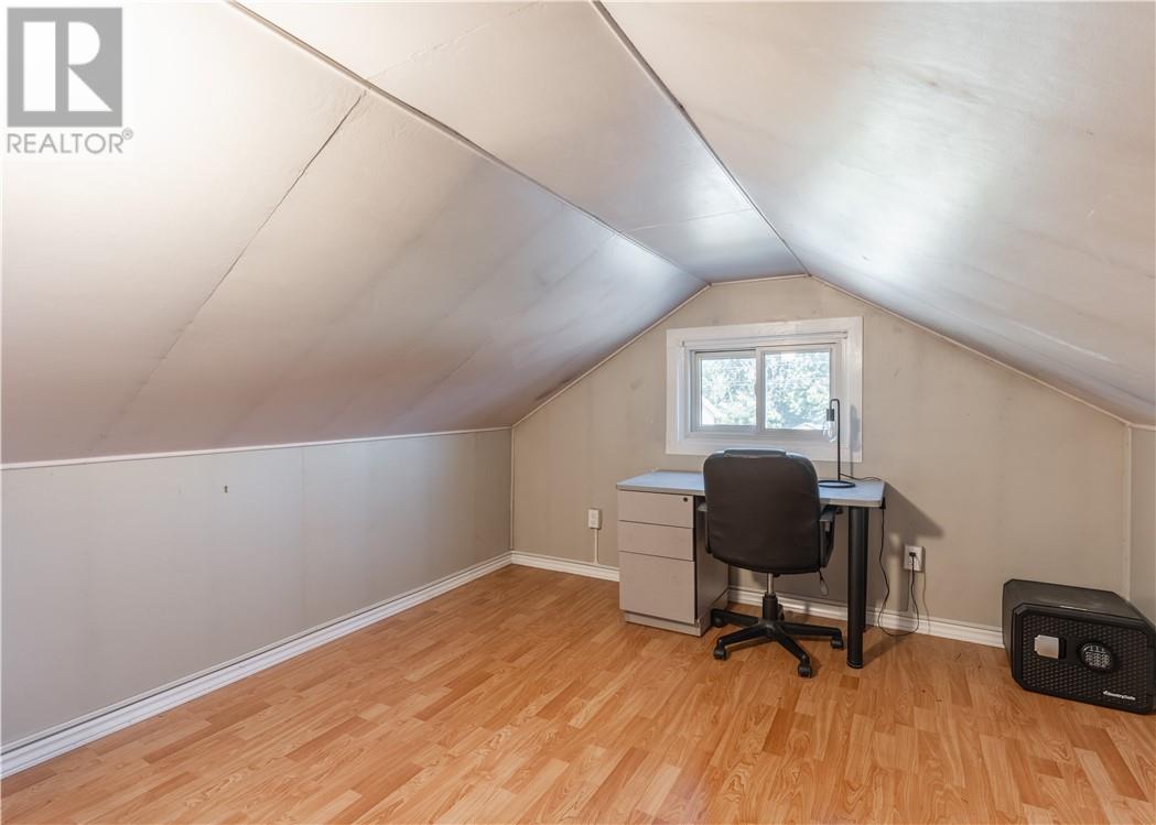 457 Mclean Street - Image 16