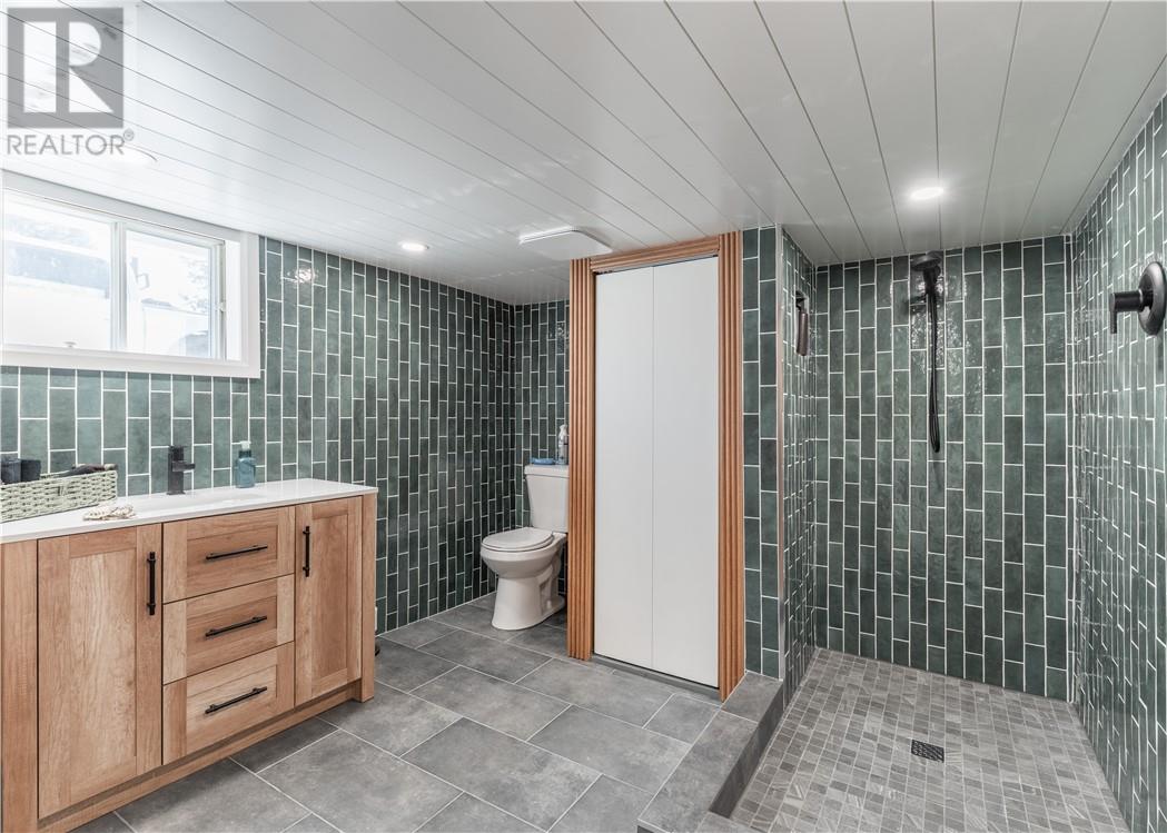 457 Mclean Street - Image 17