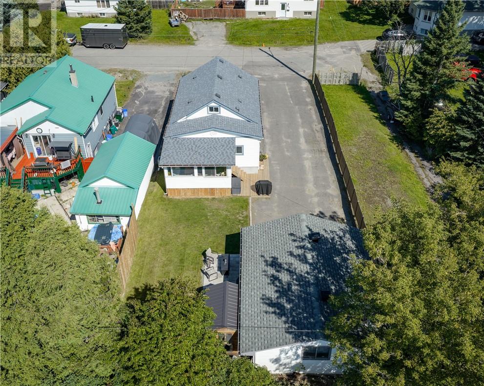 457 Mclean Street - 2