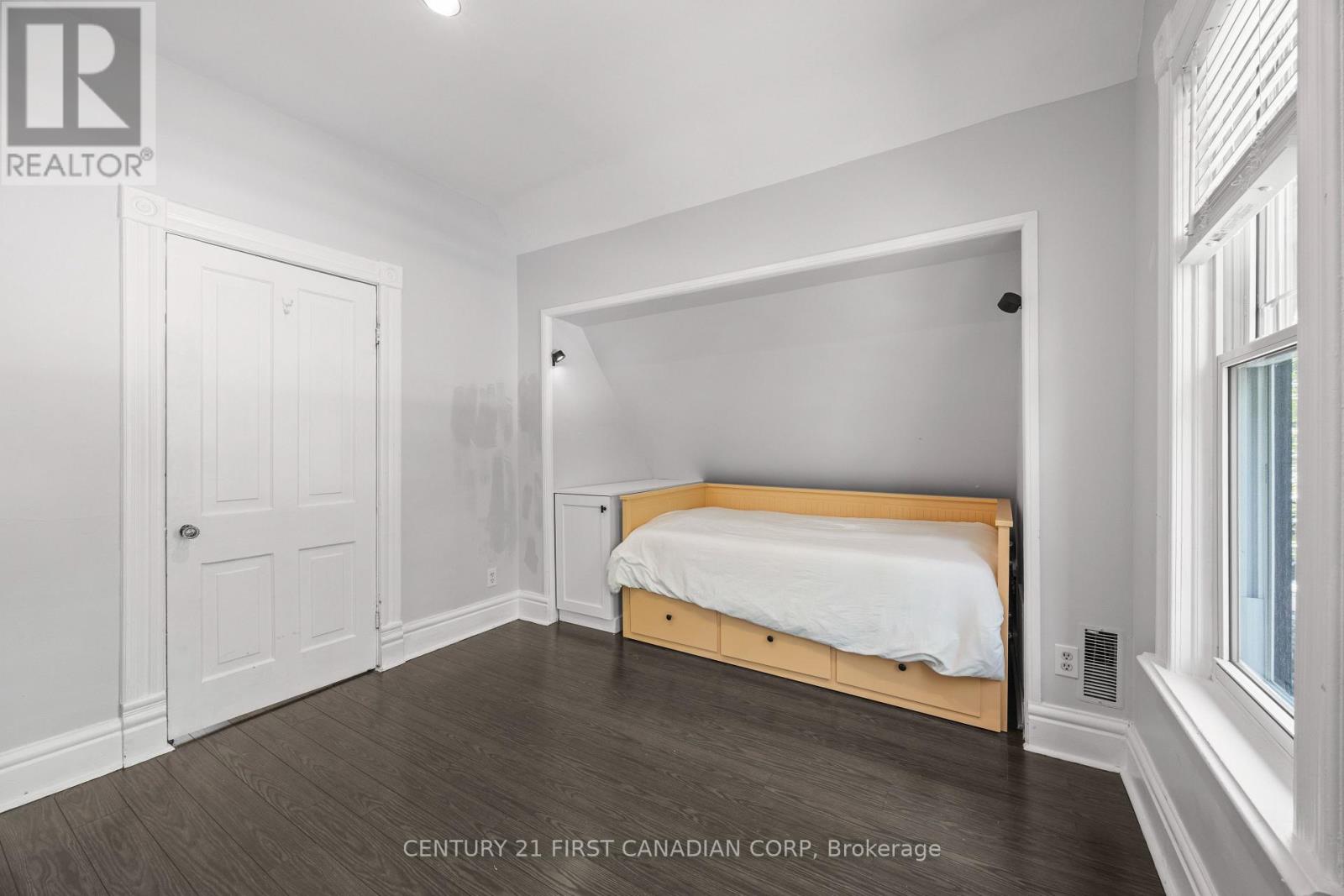 26 THORNTON AVENUE - Image 24