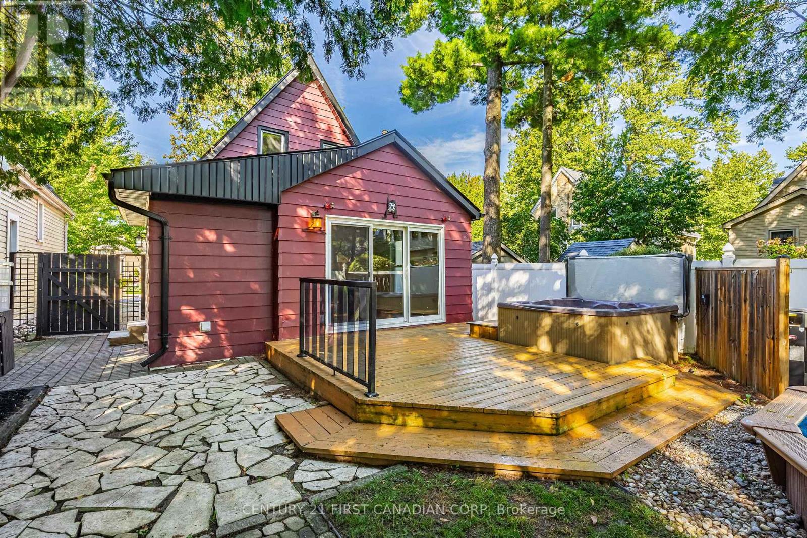 26 THORNTON AVENUE - Image 33