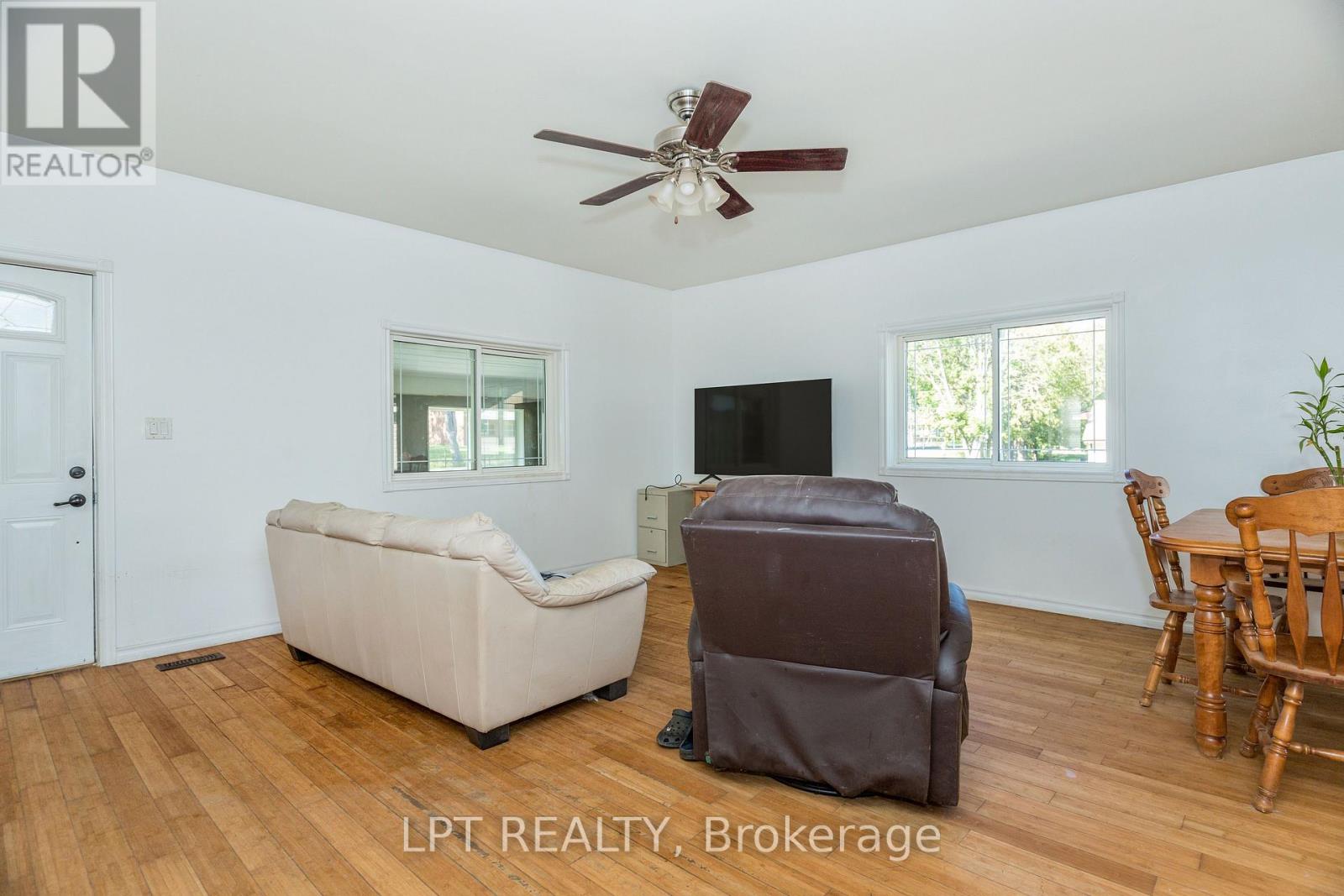 1430 MUSKOKA ROAD N - 14