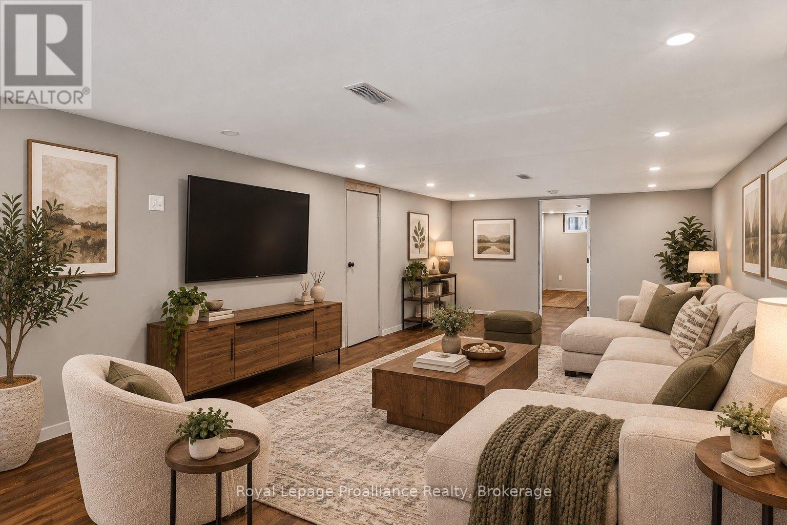 70 ELMORE STREET - Image 35