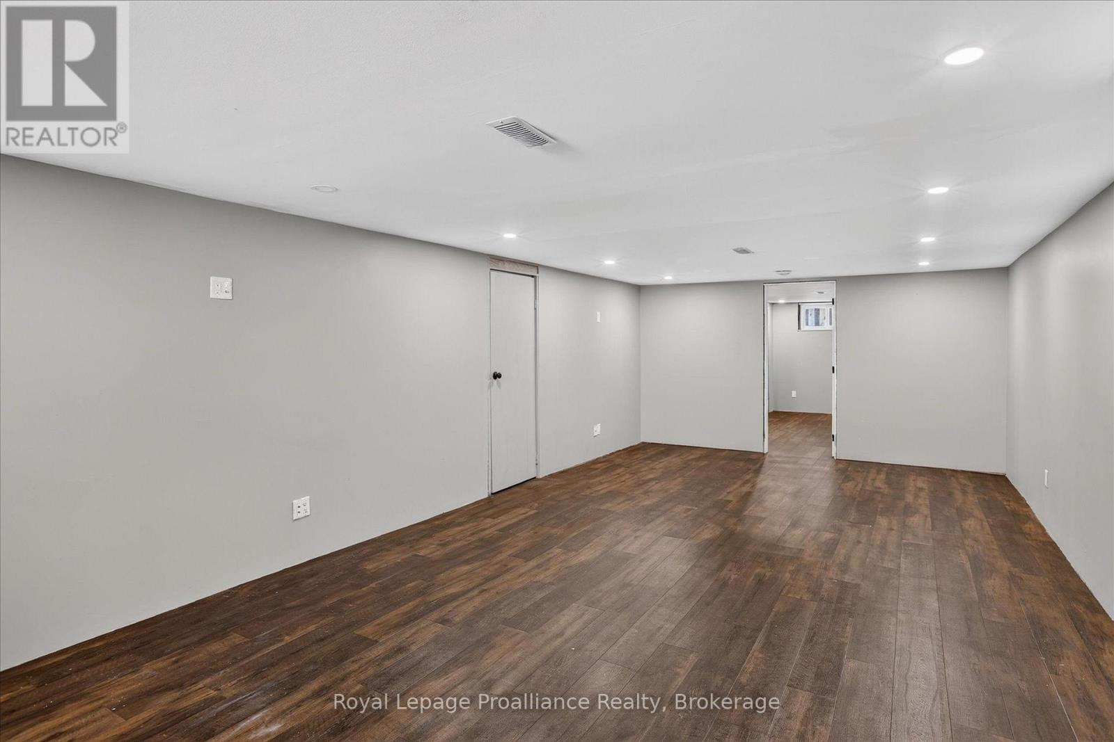 70 ELMORE STREET - Image 36