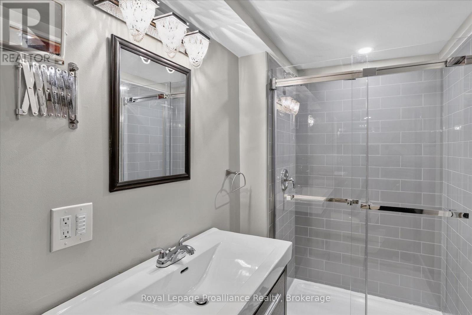70 ELMORE STREET - Image 39