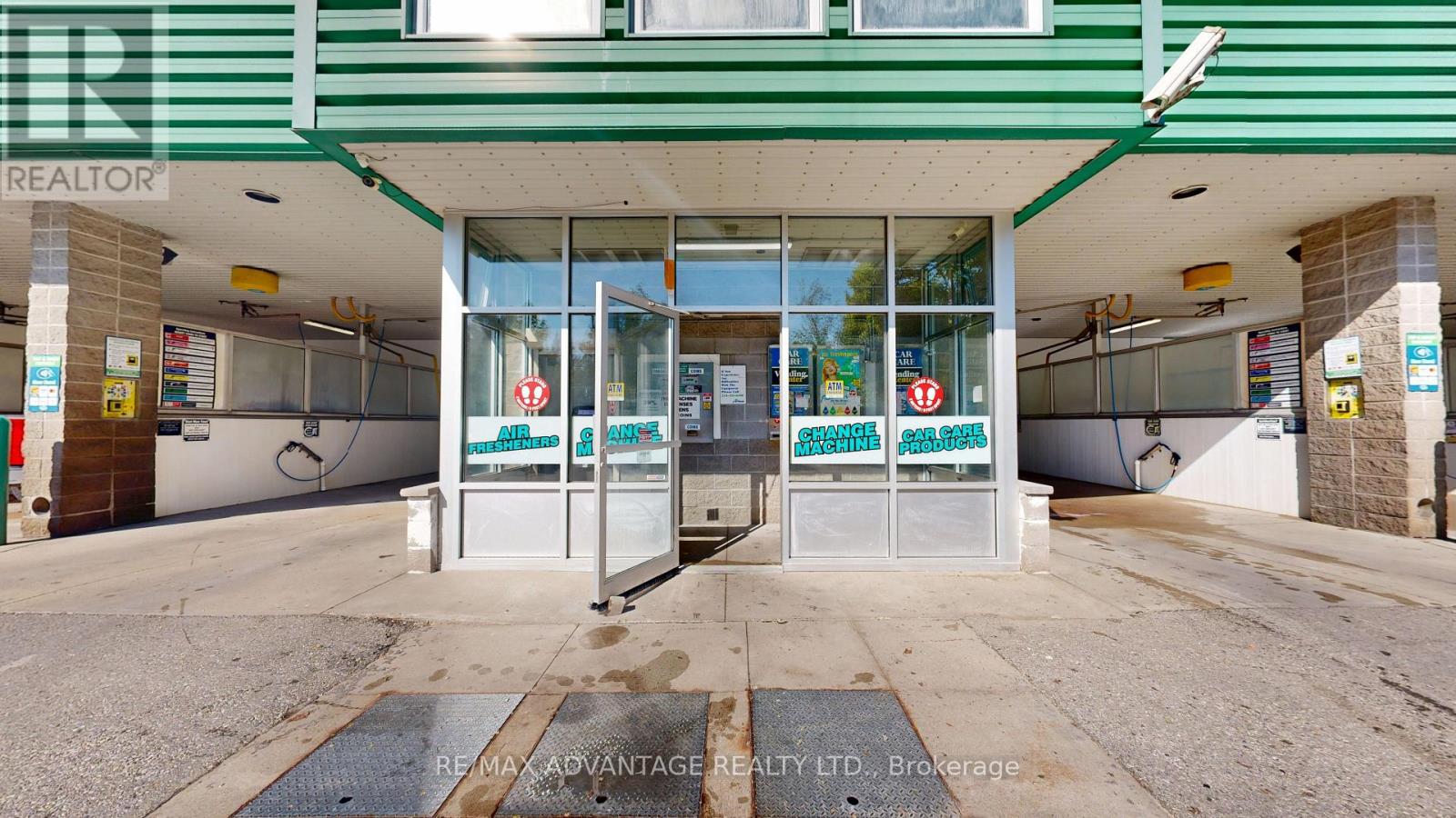 1754 DUNDAS STREET, London East (East H) — photo 2
