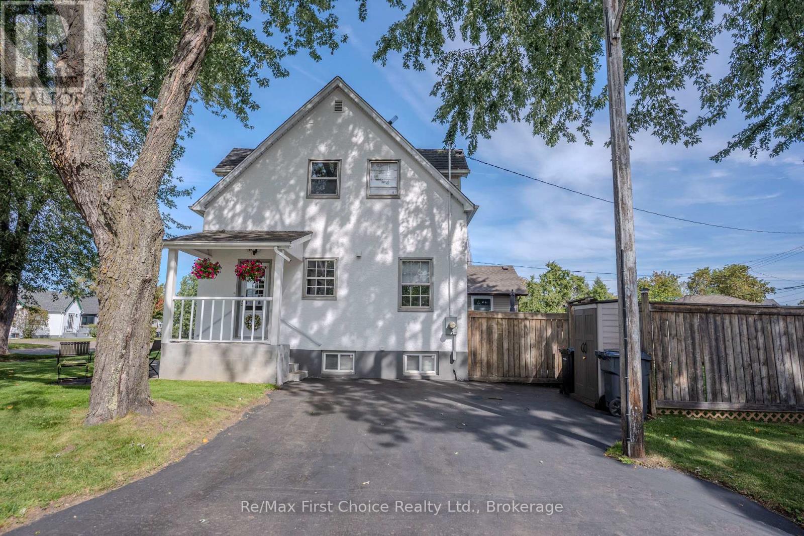 746 NORAH STREET S - Image 39