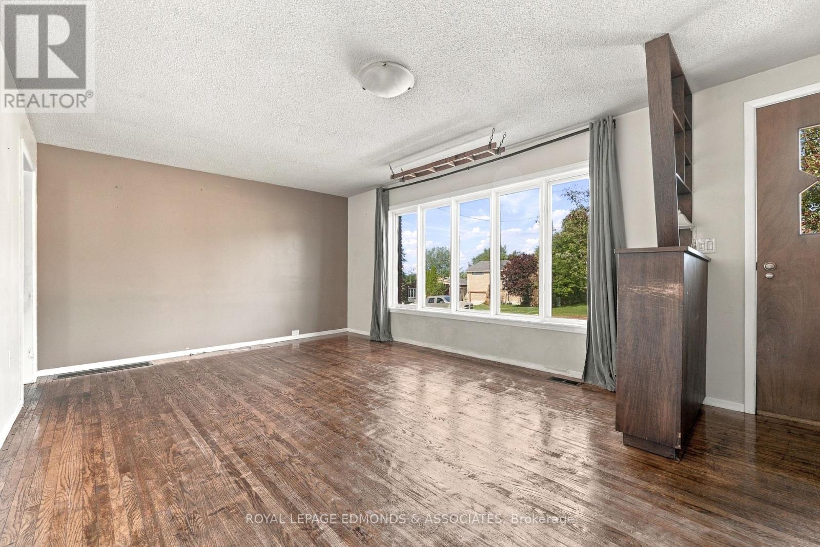 55 SELKIRK STREET - 6