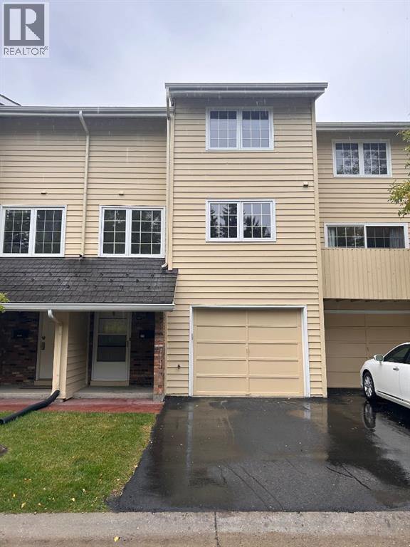 407 Point Mckay Garden NW - 2
