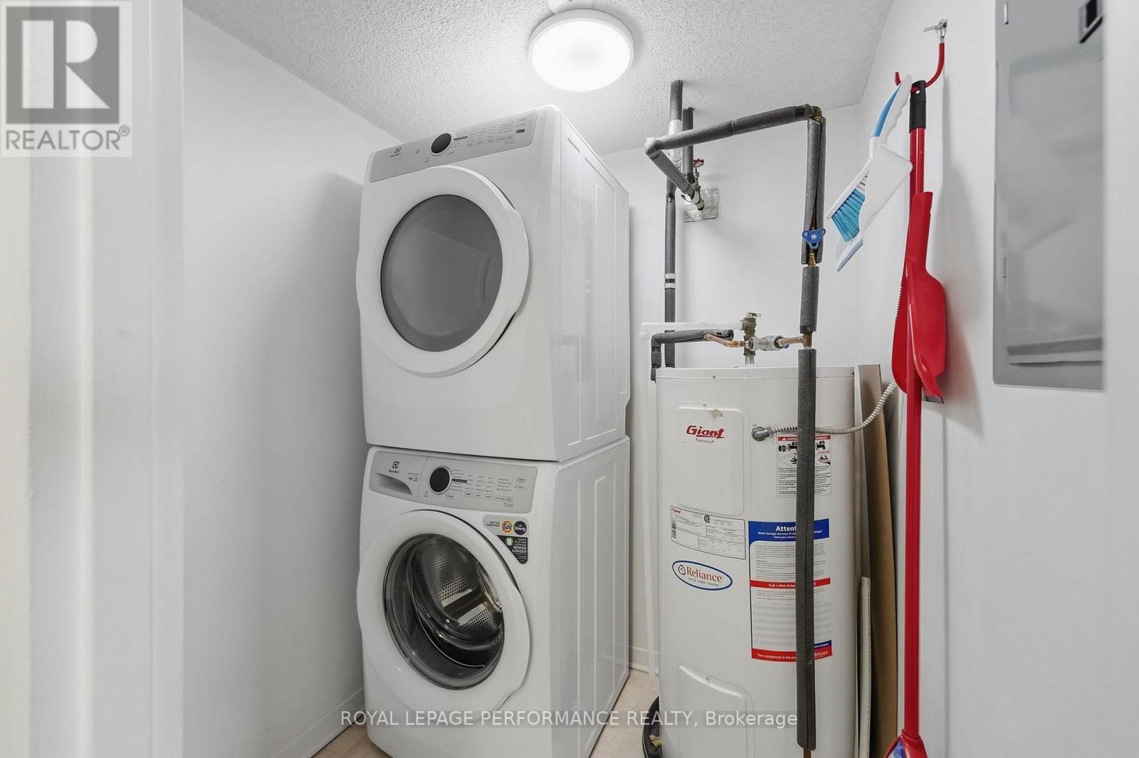 1102 - 1440 Heron Road