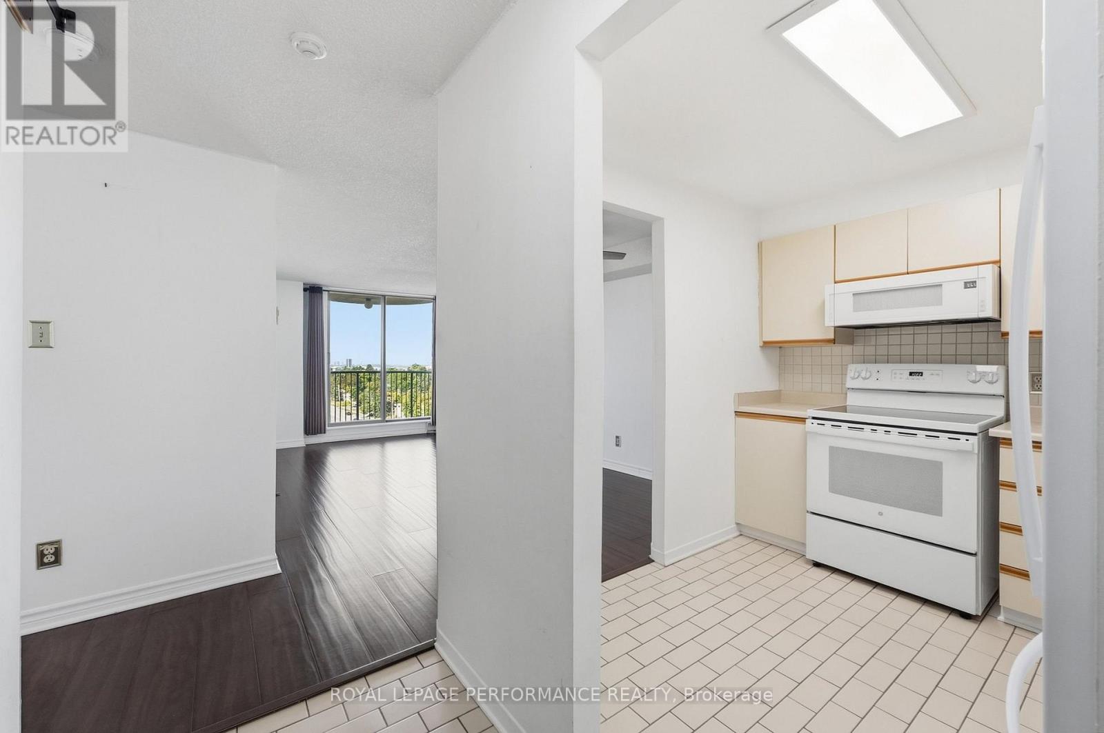 #1102 1440 HERON ROAD - 5