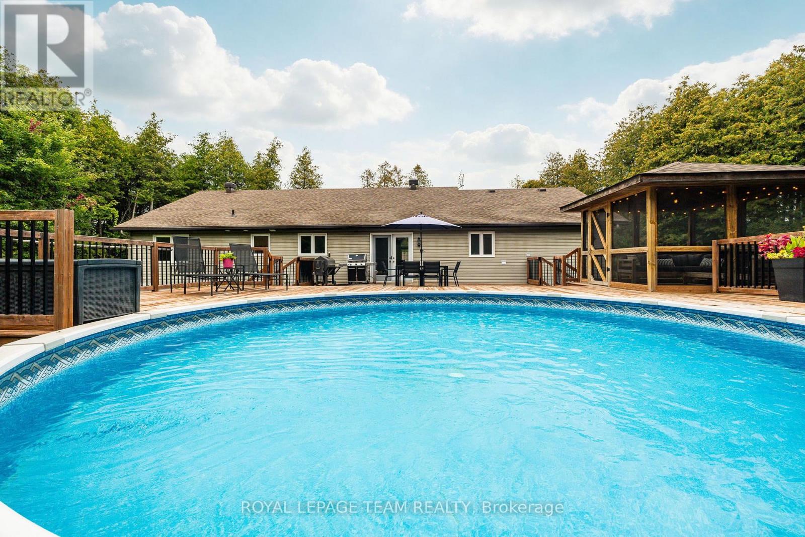 44 MEADOWGLEN CIRCLE - 40