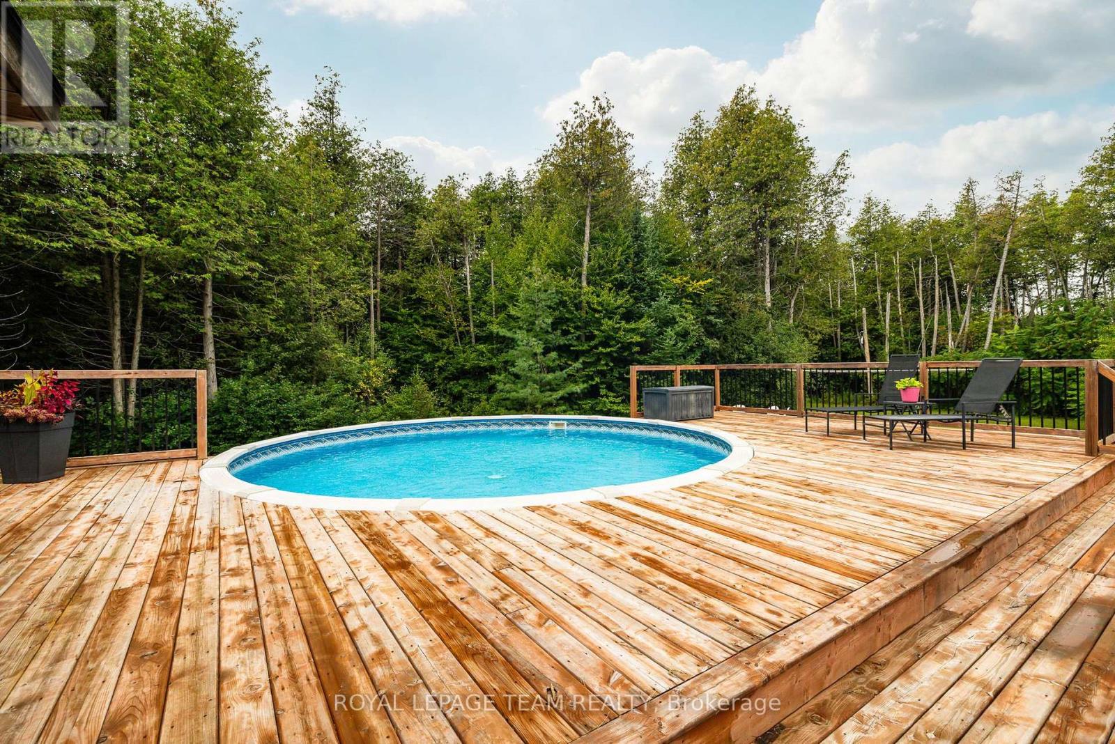 44 MEADOWGLEN CIRCLE - 44
