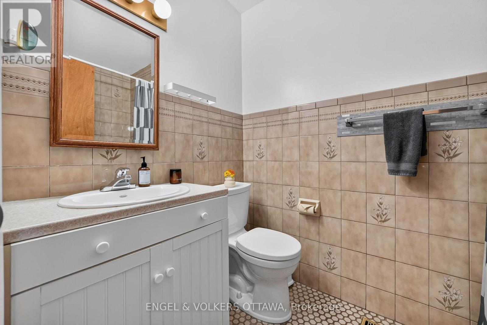 793 TROJAN AVENUE - Image 16