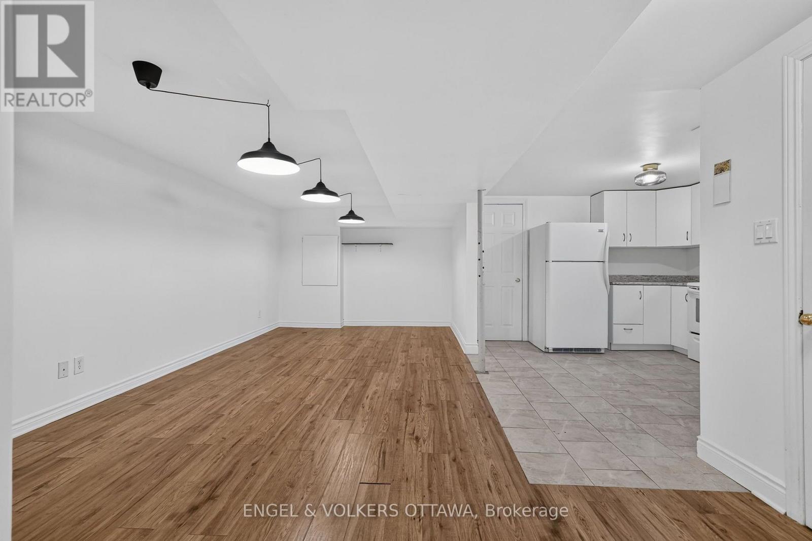 793 TROJAN AVENUE - 24