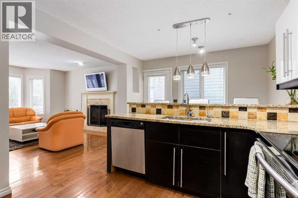8, 2132 35 Avenue SW, Calgary — photo 3