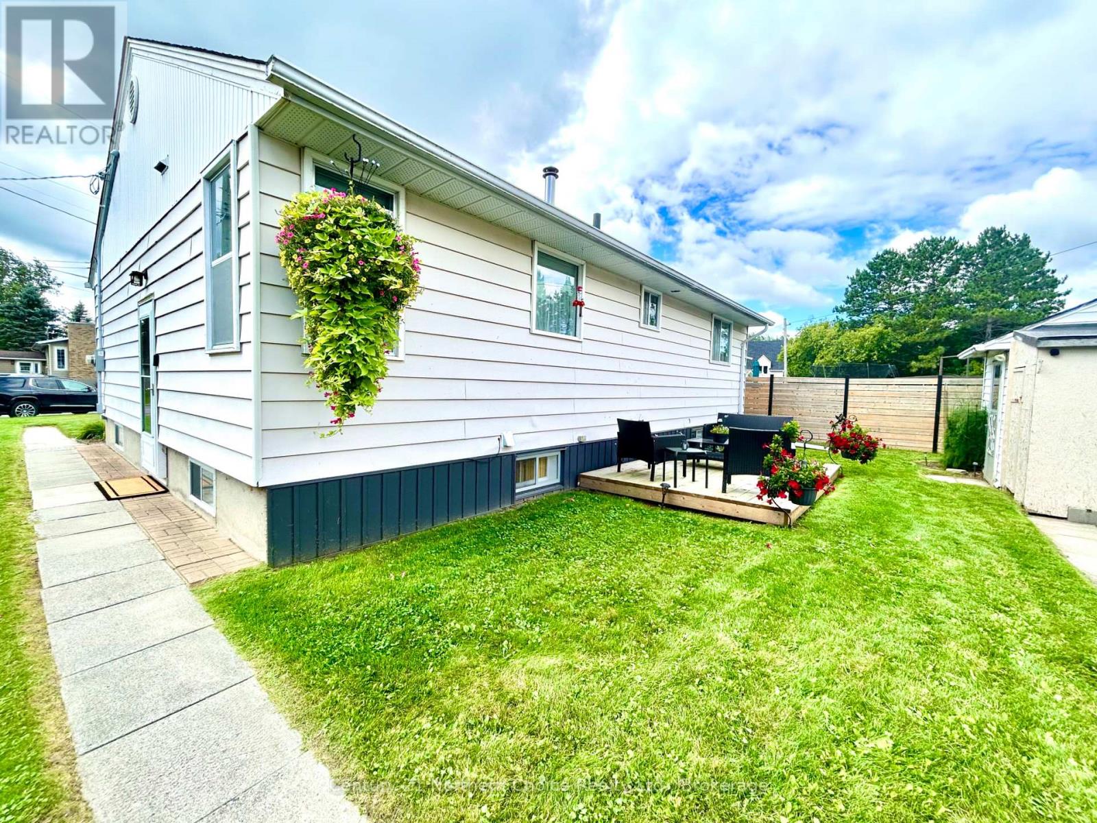 746 THOMPSON STREET - 2