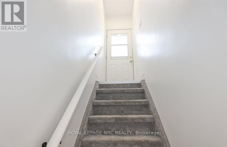 LOWER - 125 MEREDITH DRIVE, St. Catharines (Carlton/Bunting) — photo 2