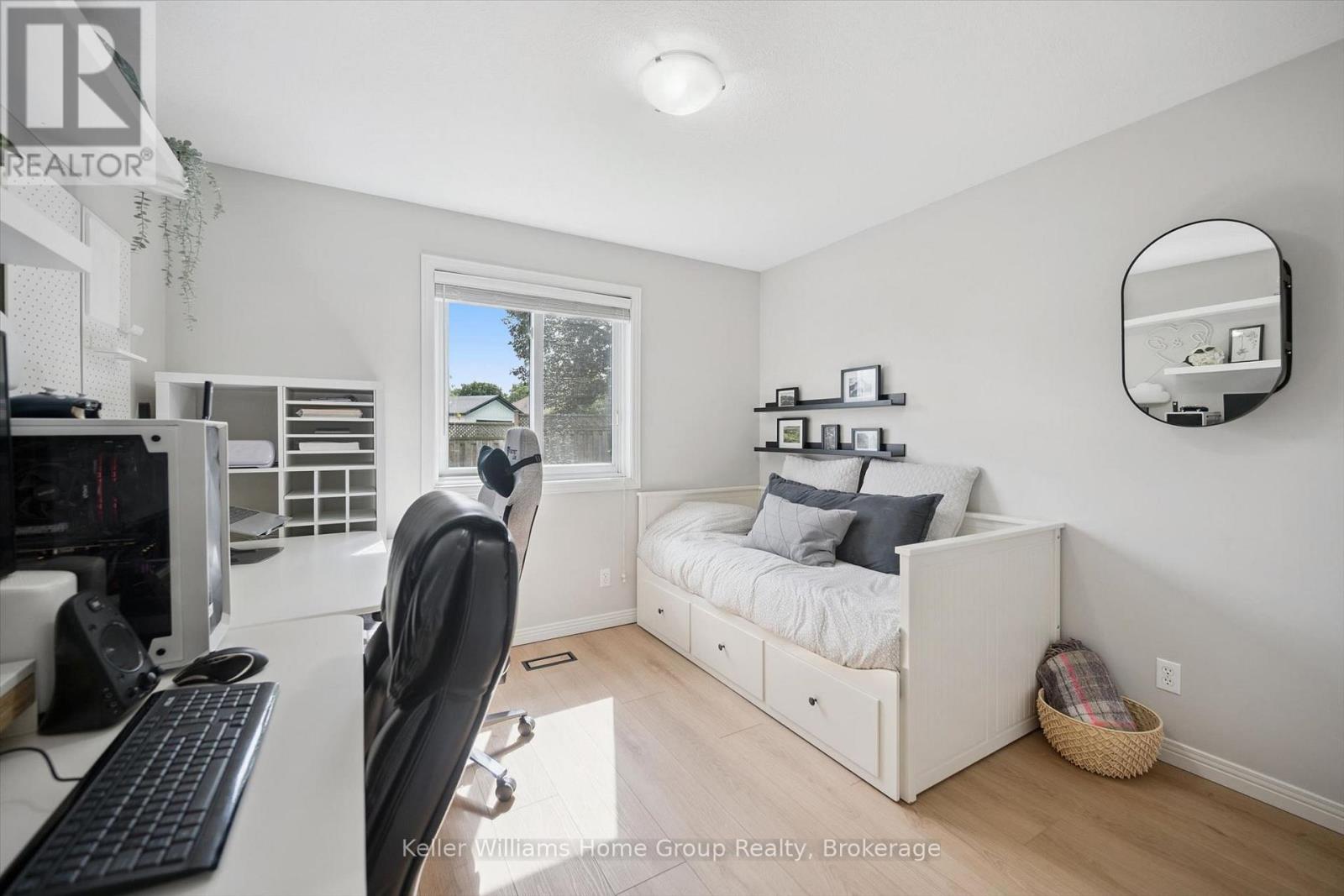 177 EASTFOREST TRAIL - Image 18