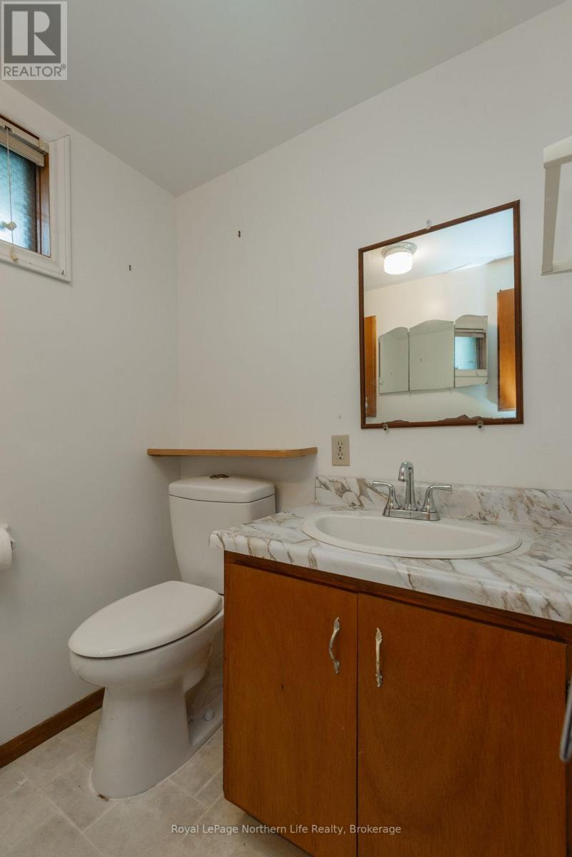 2043 MCKEOWN AVENUE - 37