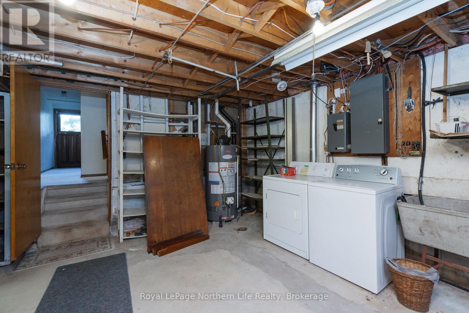 2043 MCKEOWN AVENUE - 40