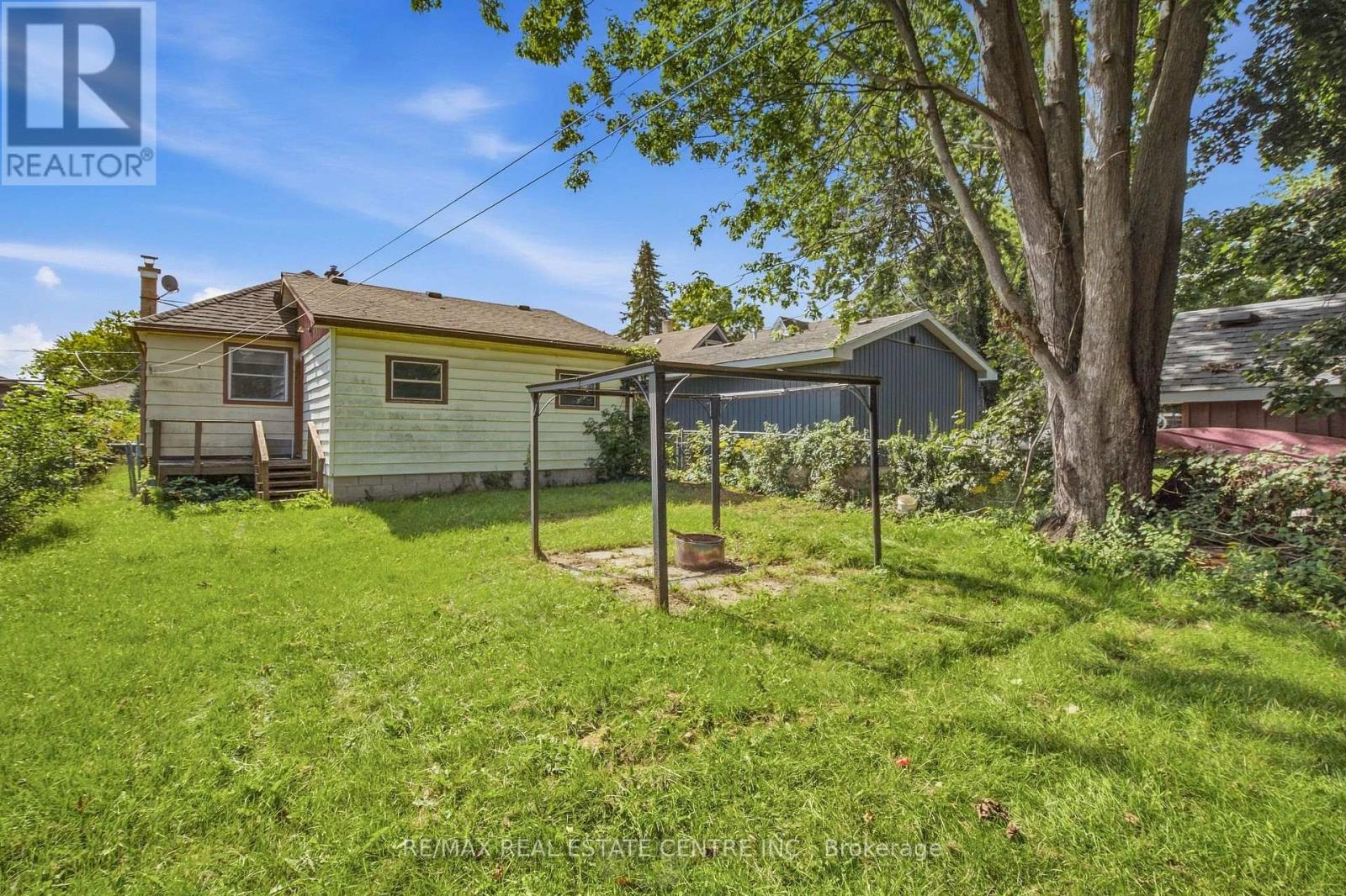 67 CLARENCE STREET - 35