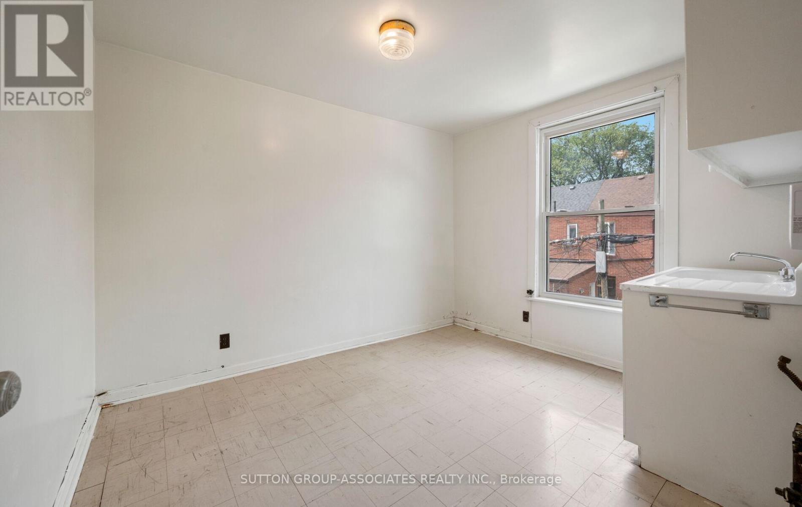 144 BELLWOODS AVENUE - 24