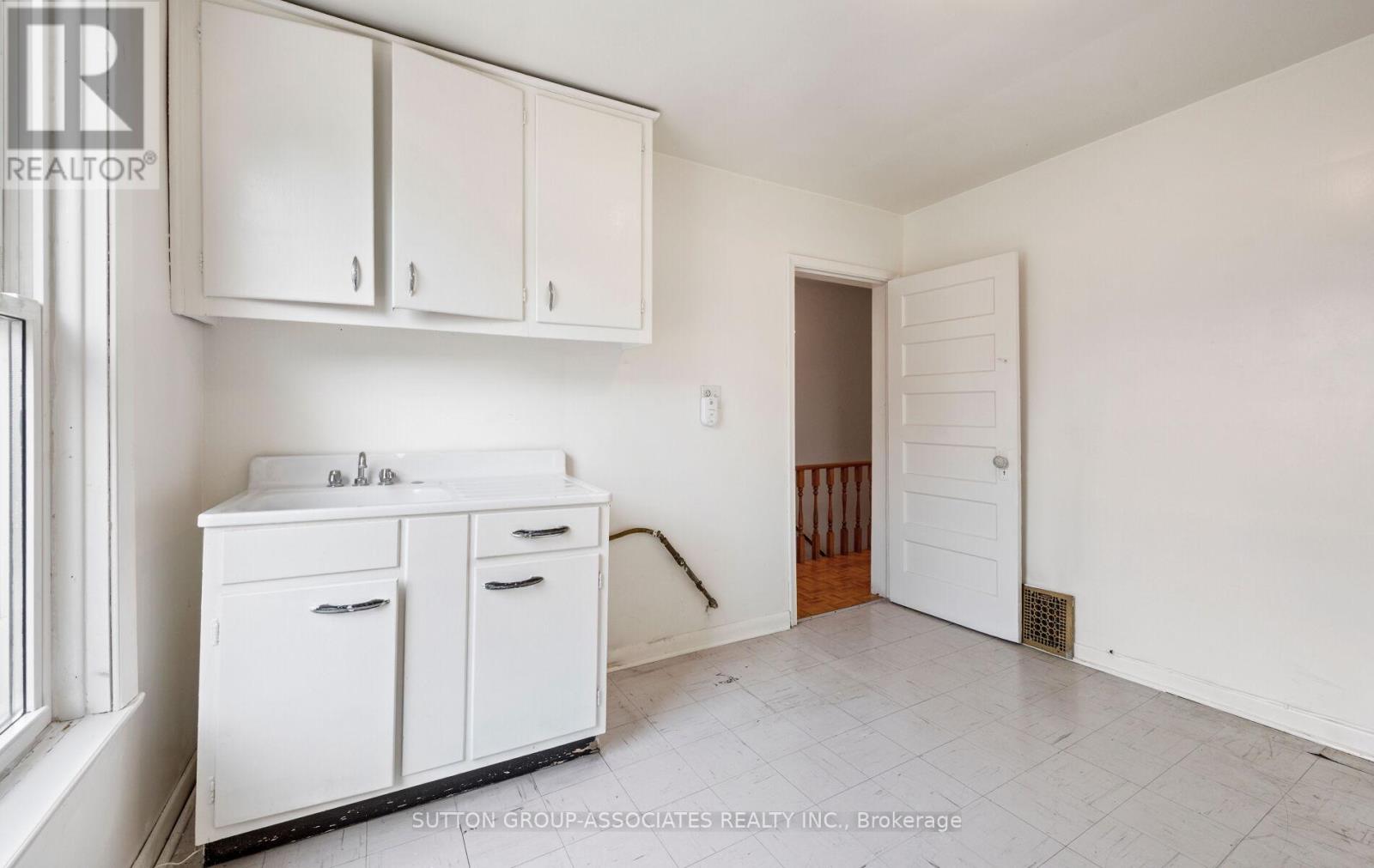 144 BELLWOODS AVENUE - 25