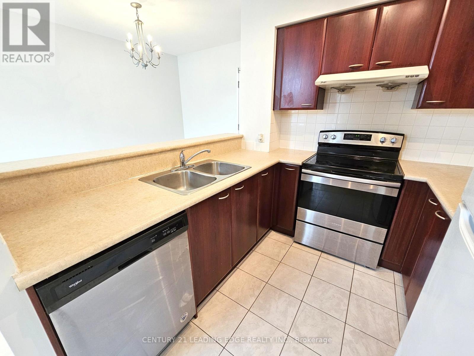 TH120 - 38 LEE CENTRE DRIVE, Toronto (Woburn) — photo 9