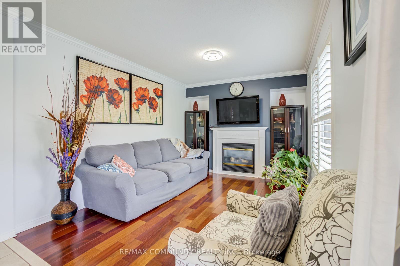 19 Tiller Street, Ajax, ON photo 11