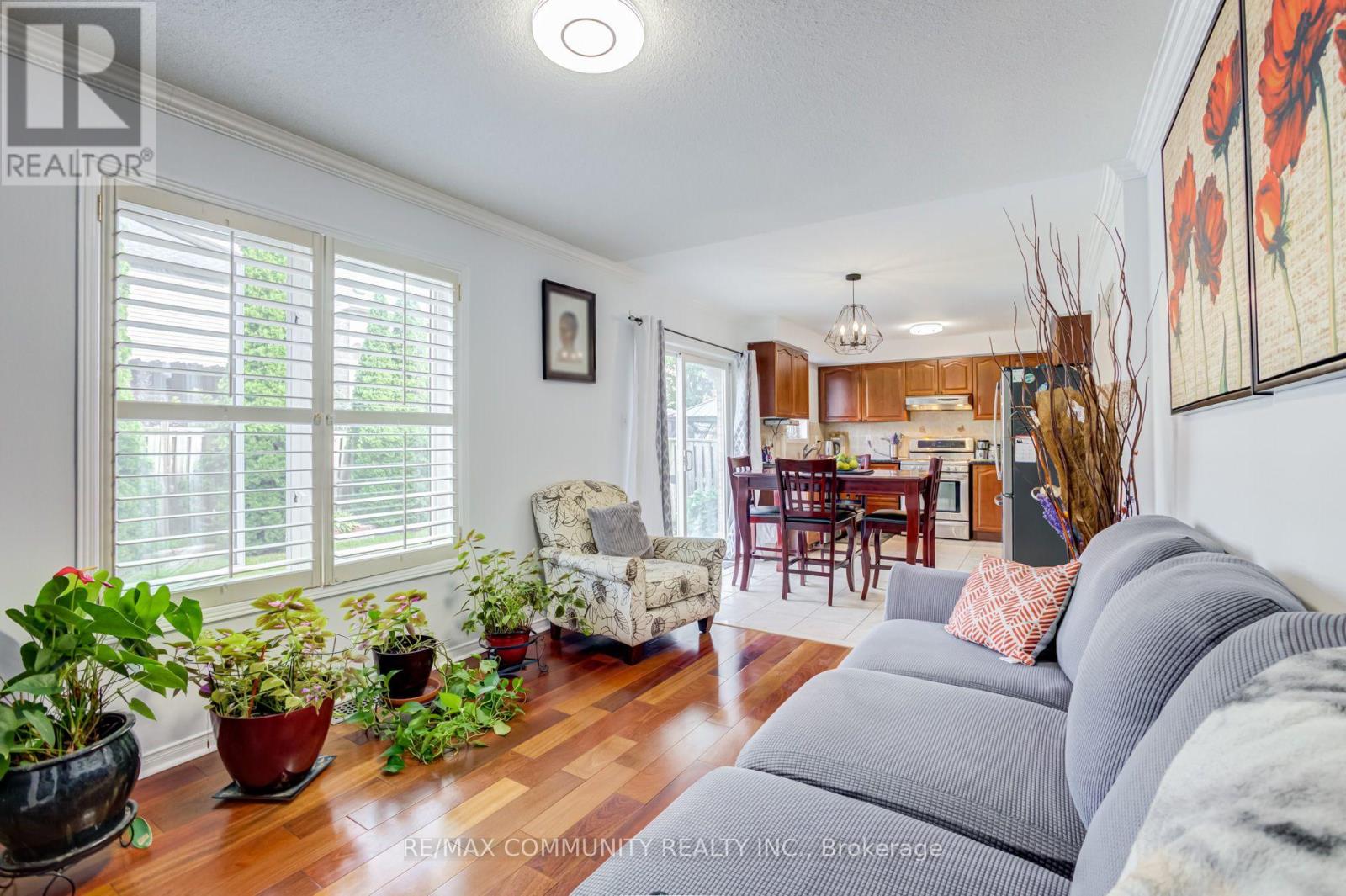 19 Tiller Street, Ajax, ON photo 12
