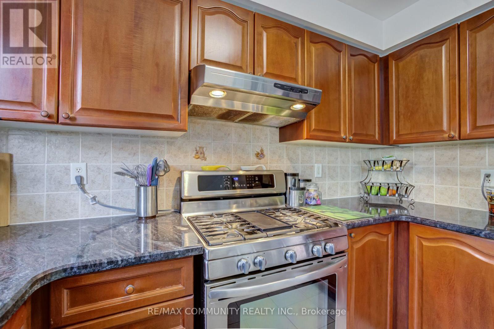 19 Tiller Street, Ajax, ON photo 17