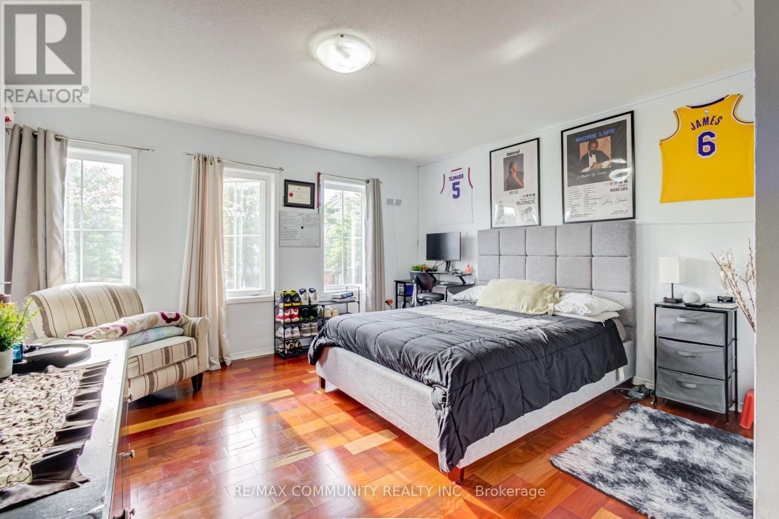 19 TILLER STREET - 31