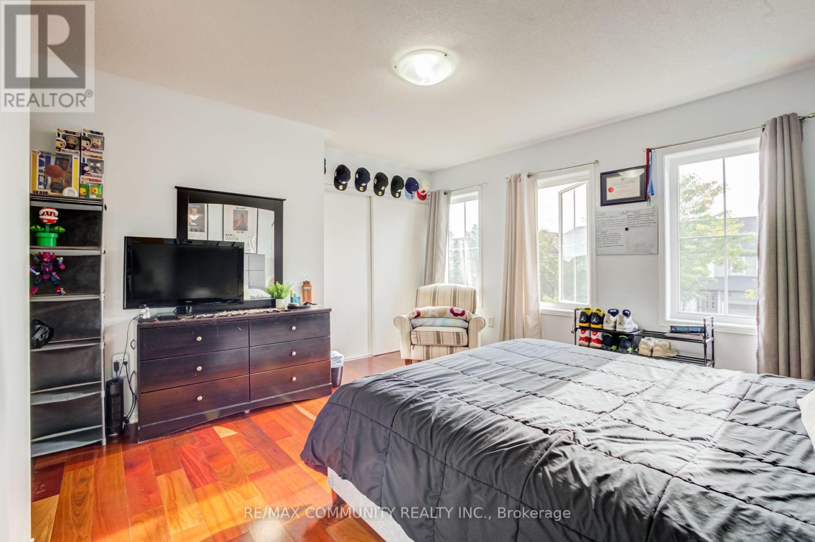 19 Tiller Street, Ajax, ON photo 32