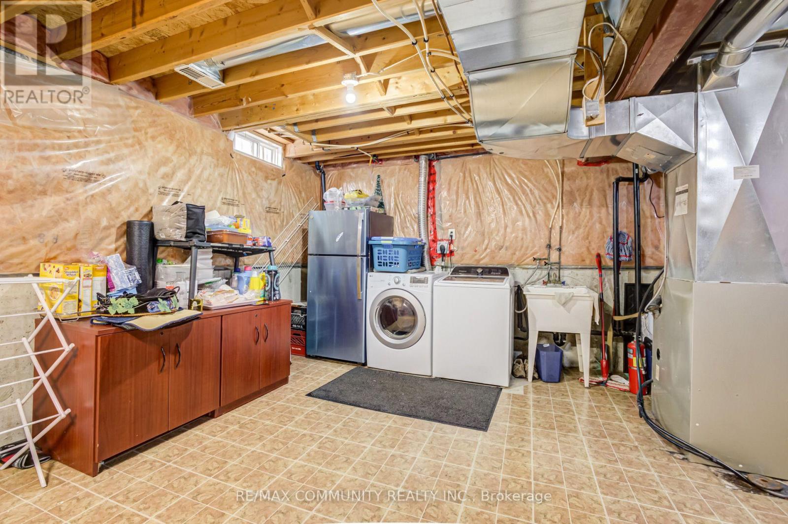 19 TILLER STREET - 41