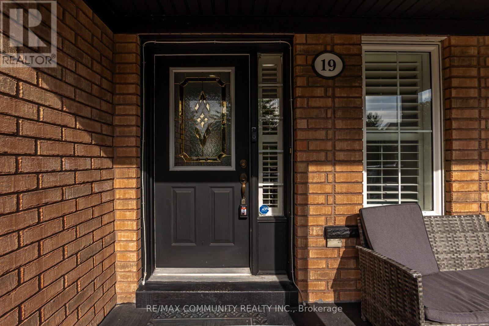 19 TILLER STREET - 48
