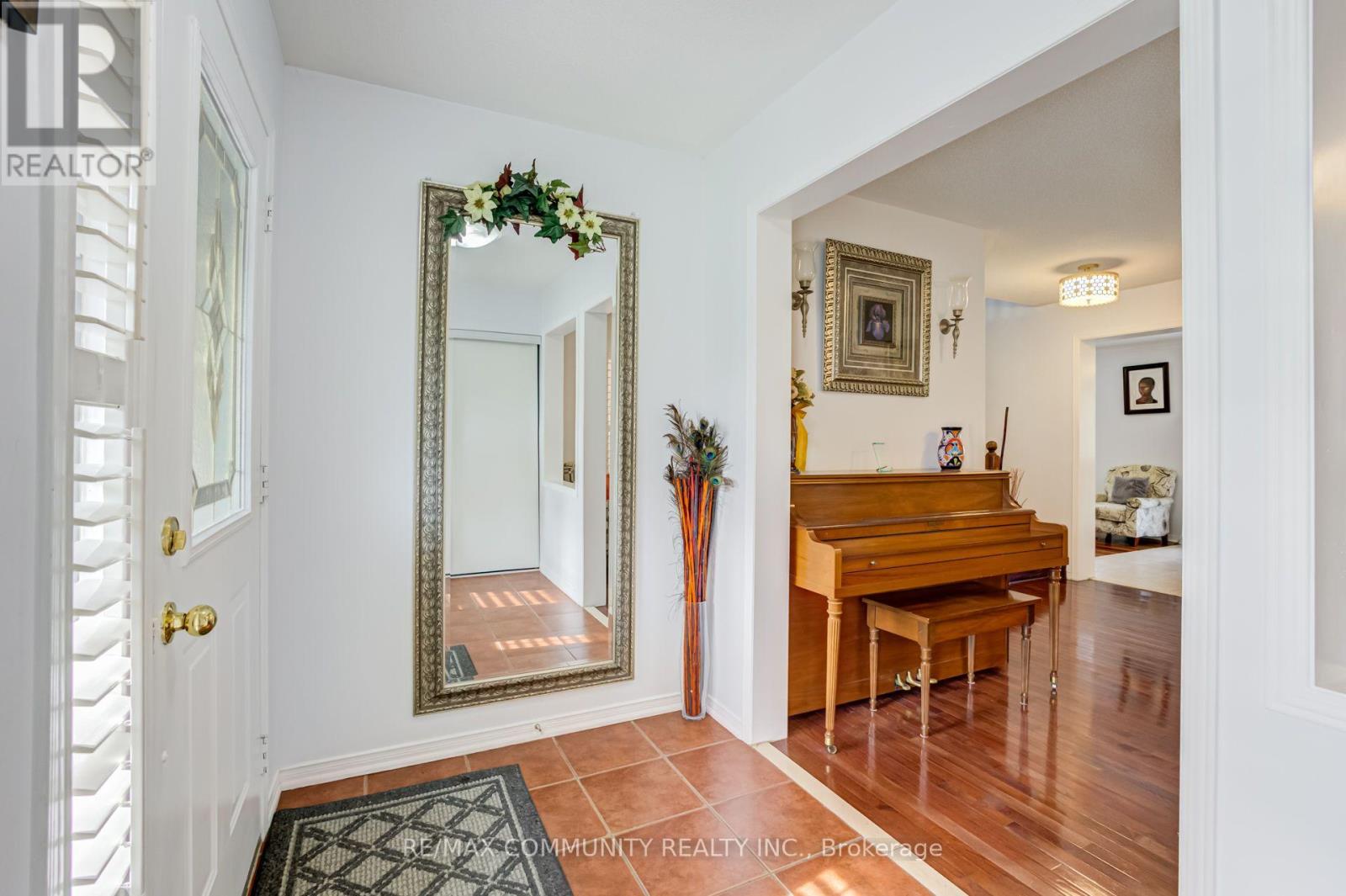 19 TILLER STREET - 50