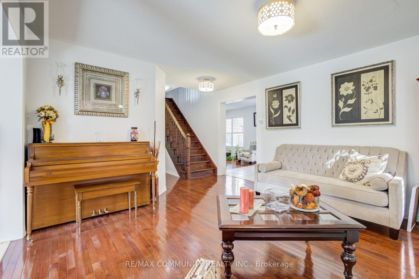 19 TILLER STREET - 6
