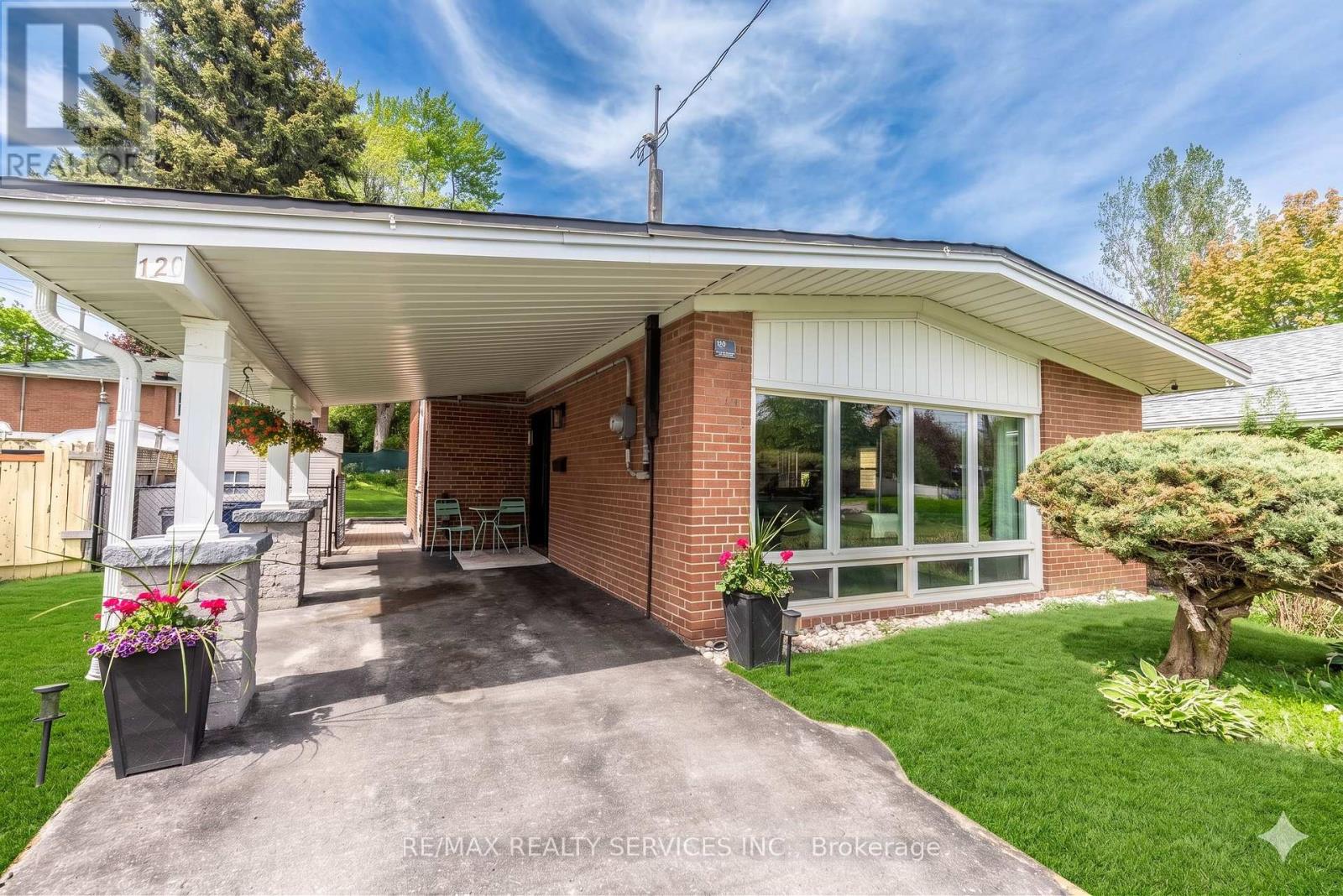 126 ROEBUCK DRIVE, Toronto (Kennedy Park) — photo 2