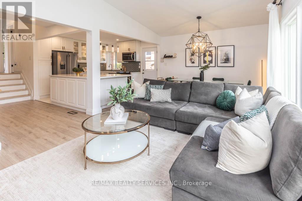 126 ROEBUCK DRIVE, Toronto (Kennedy Park) — photo 4