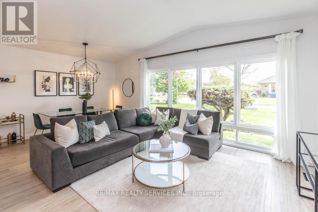 126 ROEBUCK DRIVE, Toronto (Kennedy Park) — photo 5