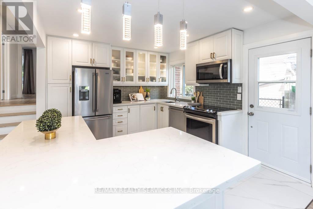 126 ROEBUCK DRIVE, Toronto (Kennedy Park) — photo 9