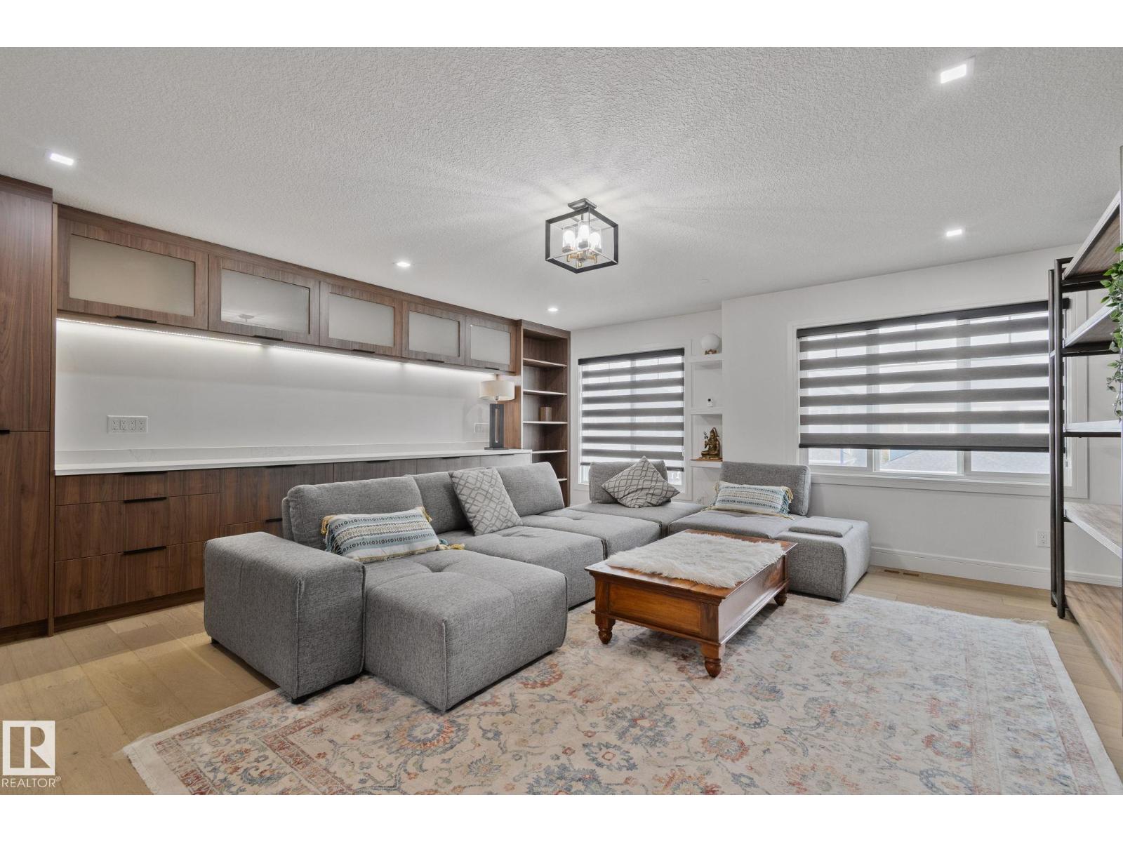 4416 Suzanna Crescent SW - 30